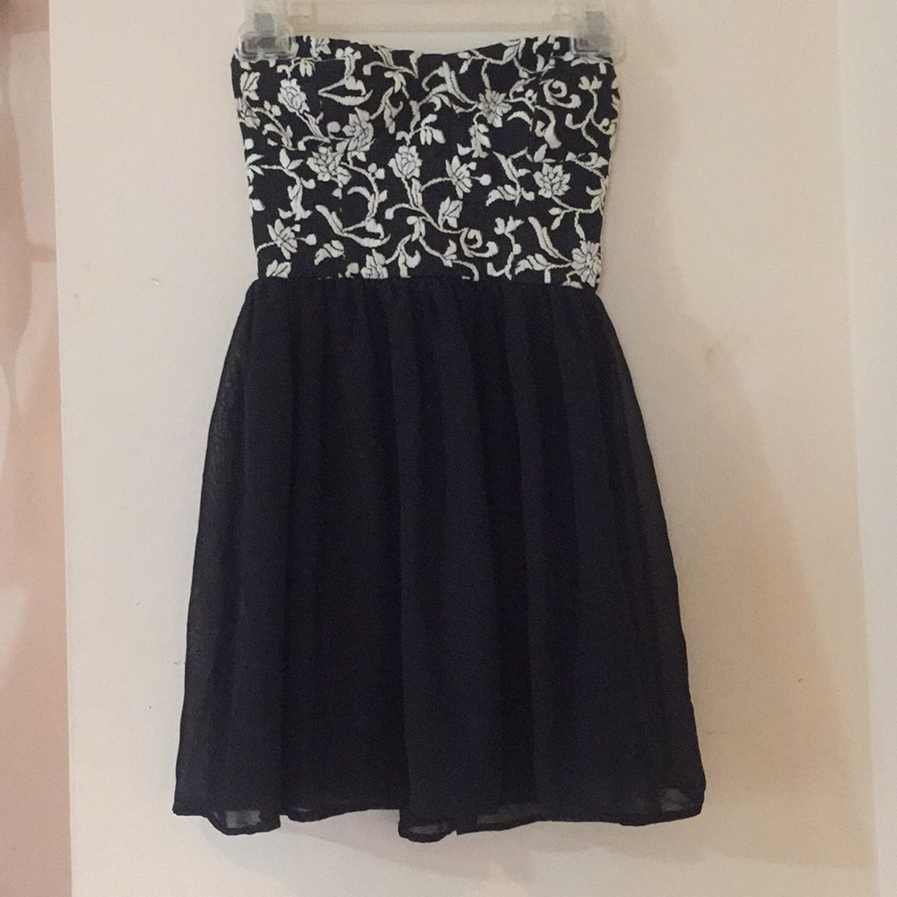 Strapless mini dress with beautiful detailing